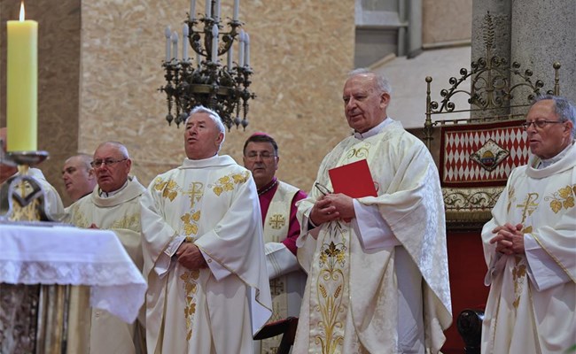 Proslavljena zlatna misa preč. Franjčića i preč. Martinjaka u Zagrebačkoj katedrali
